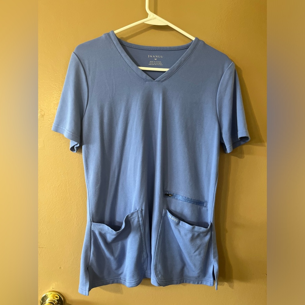 Jaanuu Spinryx Women’s Ceil Blue scrub top with zipper size M